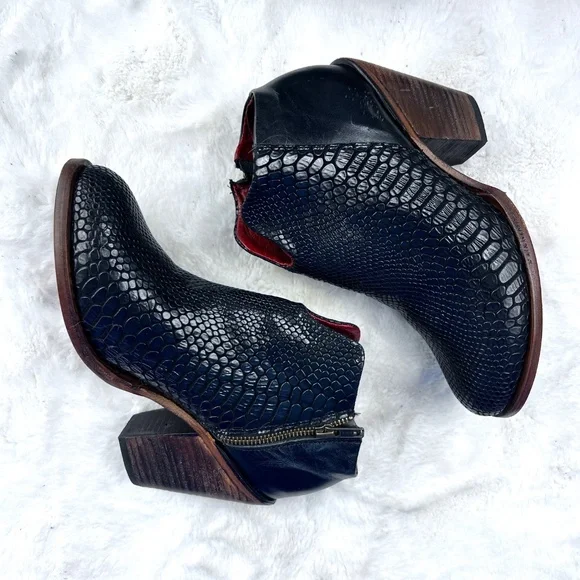 🚫SOLD! |•FREEBIRD🦅BY STEVEN•| GORGEOUS DETROIT Black Snake Booties Size 10 - Picture 7 of 16